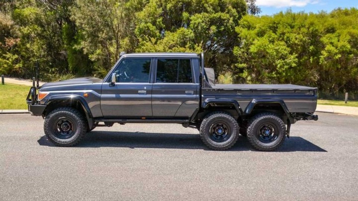 Toyota Land Cruiser 6x6 - 10
